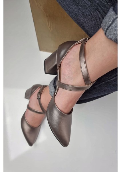 KY61 Çapraz Bağlı Kadın Kalın Topuklu Ayakkabı Platin fiyatları