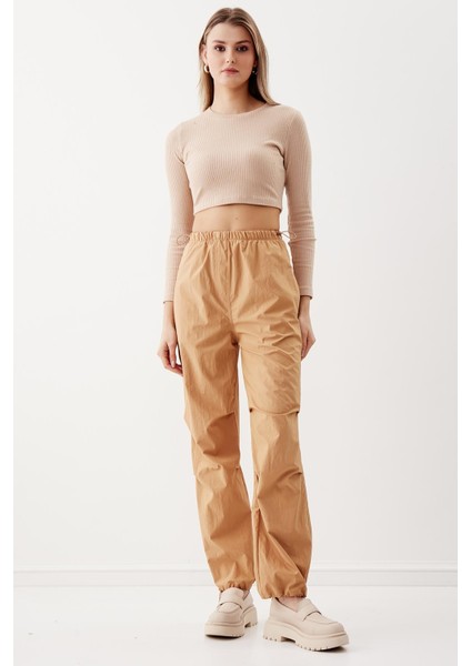 Lastik Detaylı Paraşüt Kumaş Pantolon