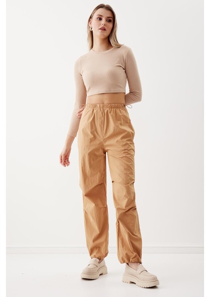 Lastik Detaylı Paraşüt Kumaş Pantolon