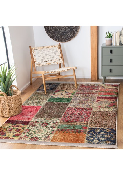 Kırmızı - Krem Zeminde Patchwork Motifli Geleneksel Desenli Vintage Etnik Motifler Salon & Oturma Odası Koridor & Antre Dijital Baskılı Makinede Yıkanabilir Kaymaz Taban Saçaklı Halı modelleri