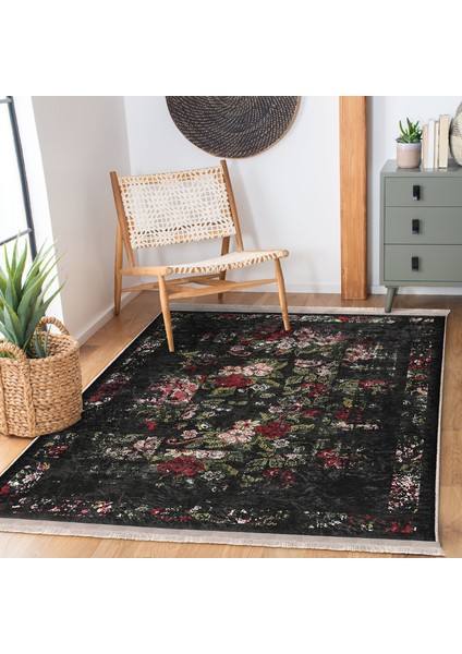 Siyah - Kırmızı Zeminde Çiçek Motifli Eskitme Desenli Floral Eskitme Motifli Salon & Oturma Odası Mutfak Dijital Baskılı Makinede Yıkanabilir Kaymaz Taban Saçaklı Halı