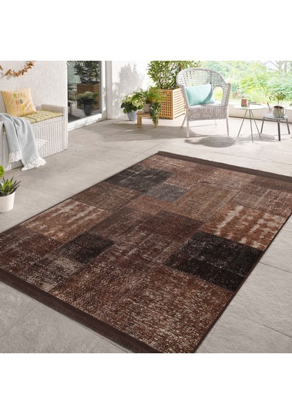 Kahverengi Zeminde Patchwork Motifli Yöresel Desenli Vintage Klasik Salon & Oturma Odası Yatak Odası Dijital Baskılı Makinede Yıkanabilir Kaymaz Taban Saçaklı Halı