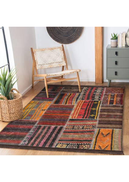 Kırmızı Zeminde Patchwork Motifli Etnik Desenli Vintage Klasik Salon & Oturma Odası Yatak Odası Dijital Baskılı Makinede Yıkanabilir Kaymaz Taban Saçaklı Halı