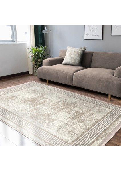 Krem - Bej Zeminde Çerçeveli Motifli Antik Desenli Eskitme Motifli Geometrik Salon & Oturma Odası Dış Mekan & Outdoor Dijital Baskılı Makinede Yıkanabilir Kaymaz Taban Saçaklı Halı modelleri