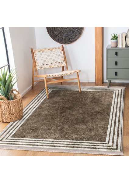 Kahverengi Zeminde Çerçeveli Motifli Eskitme Desenli Geometrik Sade & Şık Salon & Oturma Odası Dış Mekan & Outdoor Dijital Baskılı Makinede Yıkanabilir Kaymaz Taban Saçaklı Halı fiyatları