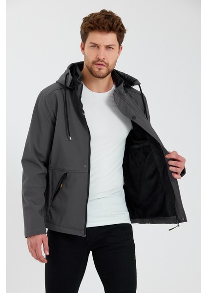 Su ve Rüzgar Geçirmez Içi Kürklü Softshell Erkek Mont