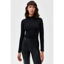 AÇELYAOKCU  Yarım Balıkçı Dik Yaka Altı Çıt Çıtlı Bodysuit Bluz