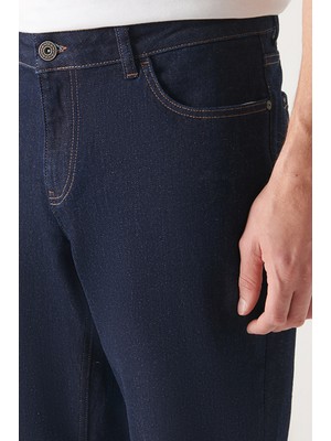 Avva Erkek Lacivert Düz Yıkamalı Likralı Regular Fit Jean Pantolon  A22Y3500