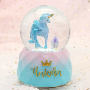 Unicorn Temalı Orta Boy Işıklı Müzikli Kar Küresi