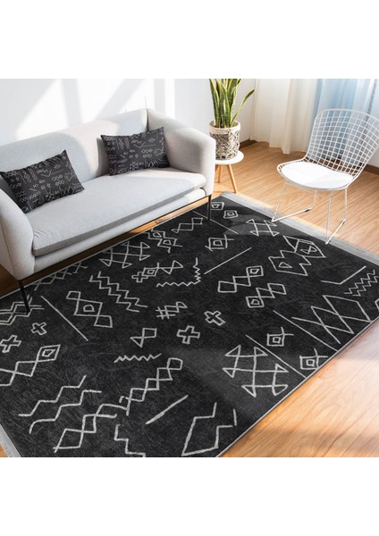 Siyah Zeminde Kilim Motifli Beyaz Baklava Desenli Geometrik Etnik Motifler Dijital Baskılı Makinede Yıkanabilir Kaymaz Taban Saçaklı Halı