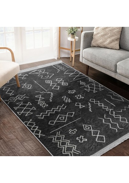 Siyah Zeminde Kilim Motifli Beyaz Baklava Desenli Geometrik Etnik Motifler Dijital Baskılı Makinede Yıkanabilir Kaymaz Taban Saçaklı Halı fiyatları