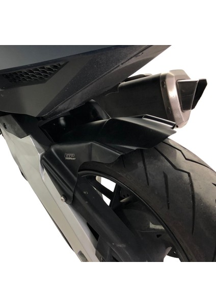 Honda Forza 750 2021-2024 Uyumlu Arka Çamurluk Siyah modelleri