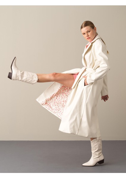 Kadın Ekru Oversize Deri Görünümlü Trençkot fırsatları