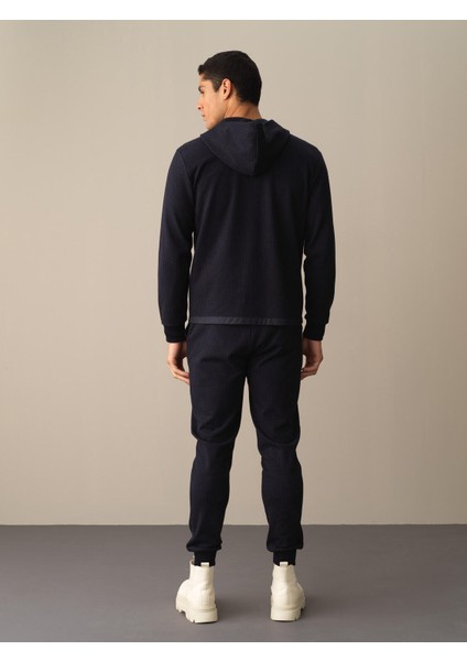 Erkek Lacivert Regular Fit Sweatmont fırsatları