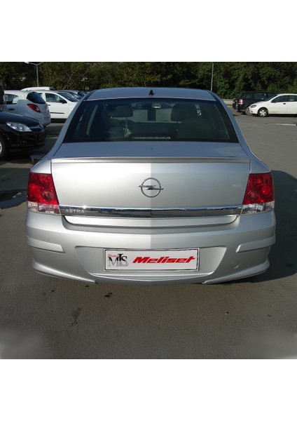 (Boyasız) Opel Astra H Sedan Arka Karlık 2008-2010 Arasına Uyumludur