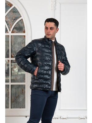 Akçaylar Regular Fit Dik Yaka Astarlı Kapitone Erkek Mont