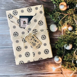 Tuğset Etiket Kar Tanesi Desenli Pelur Kağıt , Yılbaşı Hediye Paketi, Pelur Kağıdı, Yeni Yıl Paketleme 10 Adet