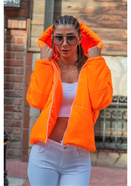 Kadın Neon Turuncu Kapüşonlu Şişme Mont modelleri
