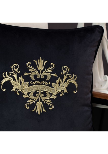 Crown Antrasit Kadife Kumaş Üzeri Gold Özel Nakış Kırlent