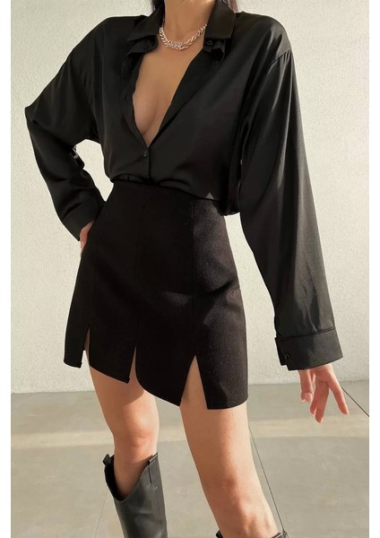 Yırtmaç Detaylı Mini Etek