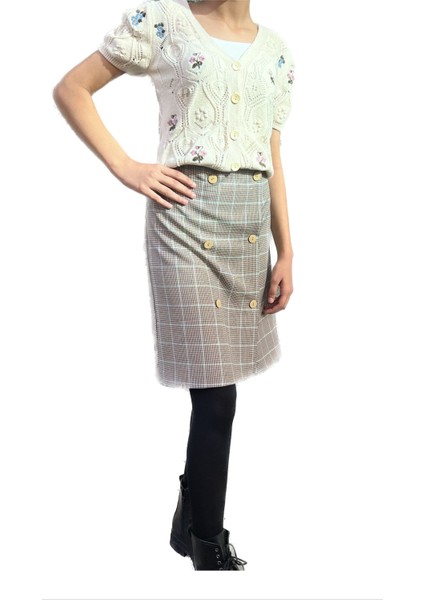 Pamuklu Ekose Özel Tasarım Krem Üzeri Siyah Çizgili modelleri