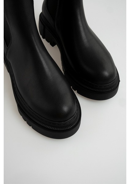 Lastik Detaylı Kalın Tabanlı Bot Siyah