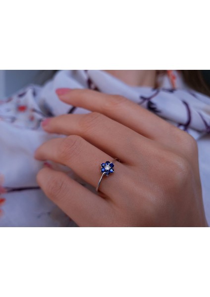Safir ve Pırlanta Taşlı Papatya Yüzük 0401R0030 modelleri