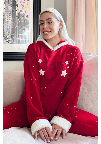 Kırmızı Everyday Magic Desenli Kapşonlu Peluş Polar Pijama