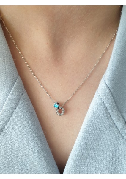 925 Ayar Gümüş Taşlı ve Nazar Boncuklu Ö Harfi Bayan Gümüş Kolye fiyatları