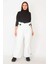 Kadın Beyaz Kese Kağıdı Bel ve Kup Detaylı Cepli Kot Pantolon 65N33991 1