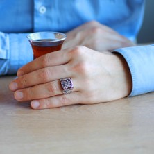 Gül Endam Kırmızı Akik Taşlı Kalem Işçilikli Sarmaşık Desen Temalı 925 Ayar Gümüş Erkek Yüzük