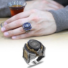 Gül Endam Mavi Sıkma Kehribar Üzerine Hüsn-I Hat 33 Besmele-I Şerif Yazılı Yanları Kale Tasarım 925 Ayar Gümüş Erkek Yüzük