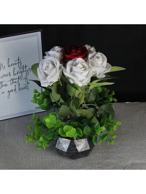 Mory Concept Çiçek Taş Gümüş Gölgeli Saksı Kırmızı Beyaz Güller 6 Adet Yeşilliklerle Sarılı Yapaylar