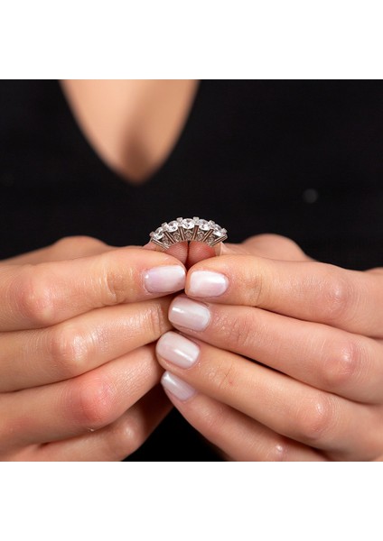 Starlight Diamond Pırlanta Montür Mikro Taşlı Minimal Tasarım 925 Ayar Gümüş Kadın Beştaş Yüzük fırsatları