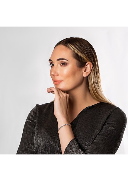 Mavi Zirkon Taşlı Papatya Tasarım Tam Tur 925 Ayar Gümüş Kadın Bileklik fiyatları