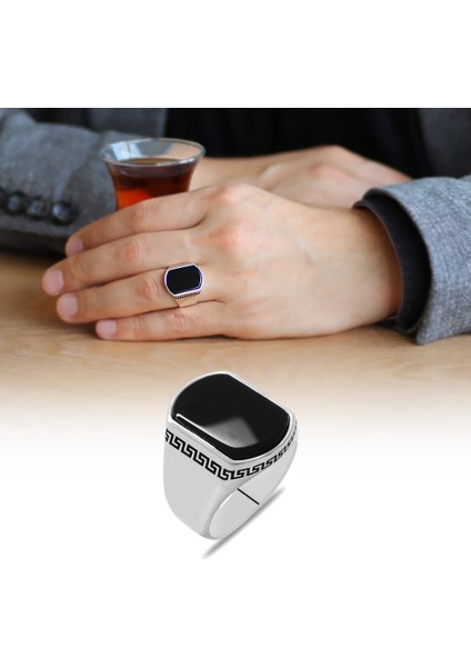Flat Tasarım Siyah Oniks Taşlı 925 Ayar Gümüş Erkek Yüzük