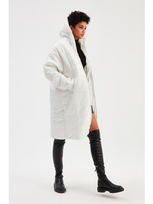 Sateen Oversize Kapüşonlu Şişme Mont - Ekru