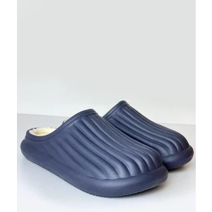 Kadın Kışlık Terlik Yünlü İç Yapısı ile Konforlu ve Şık Kullanım