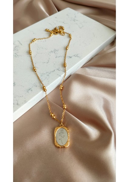 Gül Plakalı 1A Kolye