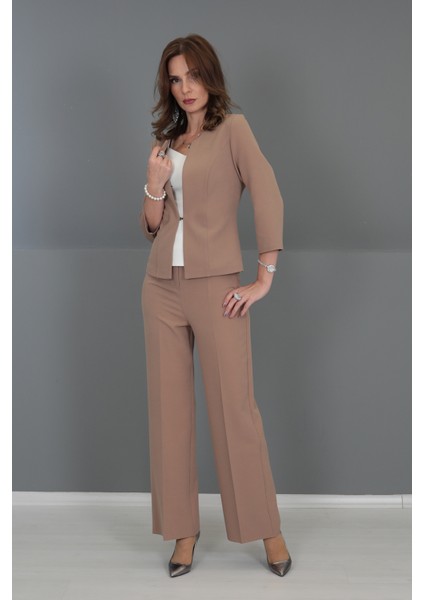 V Yaka Boydan Kuplu Kısa Ceket & Bol Paça Pantolon-Karamel