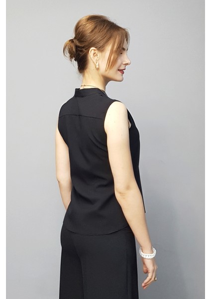 V Yaka Omuz Pileli Kolsuz Bluz-Siyah fırsatları