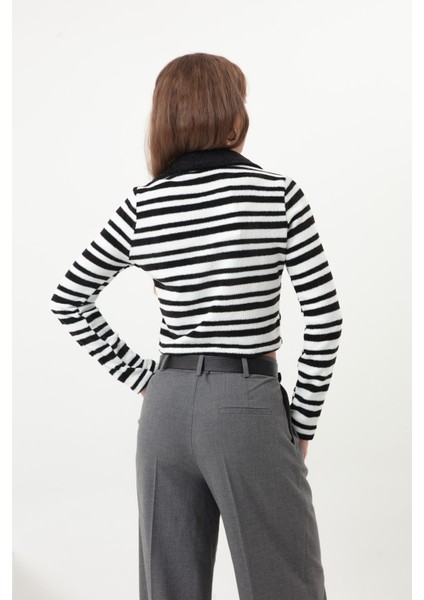 Kadın Beyaz Çizgili Örme Kazak indirimleri