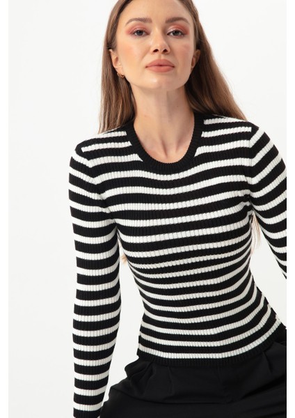 Kadın Siyah Çizgili Fitilli Likralı Triko Kazak