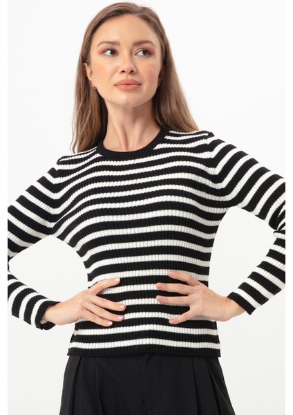 Kadın Siyah Çizgili Fitilli Likralı Triko Kazak modelleri