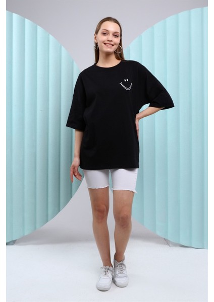Fancy Kadın Bisiklet Yaka Gülücük Nakışlı Oversize Tişört