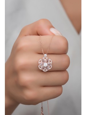 Nereze 925 Ayar Gümüş Desenli Beyaz Taşlı Lotus Çiçeği Kolye