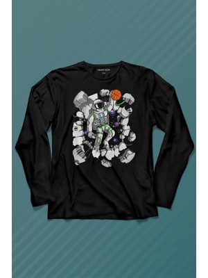 Kendim Seçtim Uzayda Satürn Gezegeni Yanında Basketbol Oynayan Astronot Uzun Kollu Tişört Baskılı Çocuk T-Shirt