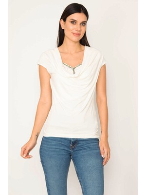 Şans Kadın Kemik Taş Detaylı Düşük Yakalı Bluz