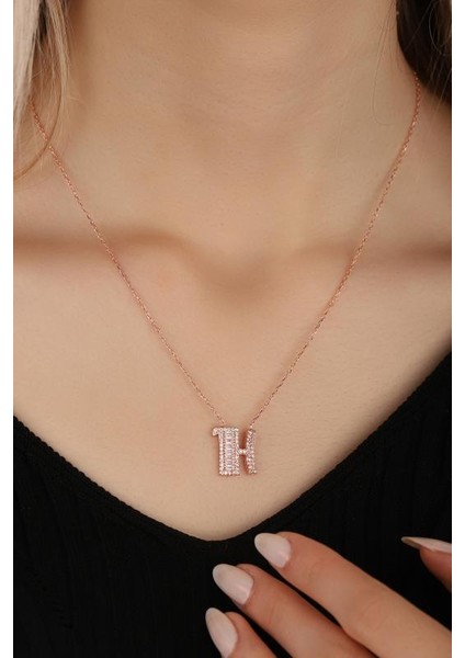 Baget Taşlı Pırlanta Model Gümüş Harf Kolye fırsatları