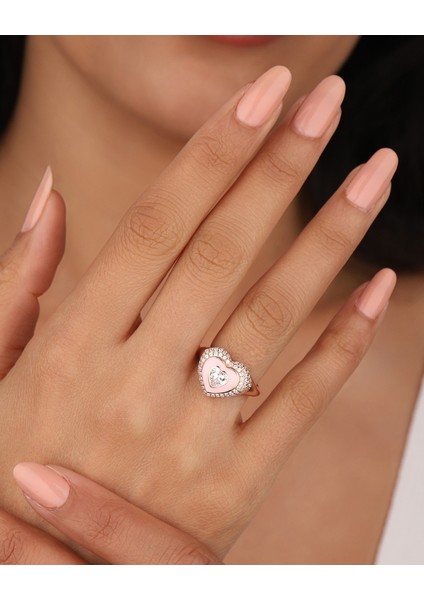 Pembe Mineli Ortası Taş Kalpli Gümüş Yüzük